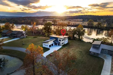 5 Sowbug Cir, Cotter, AR 72626