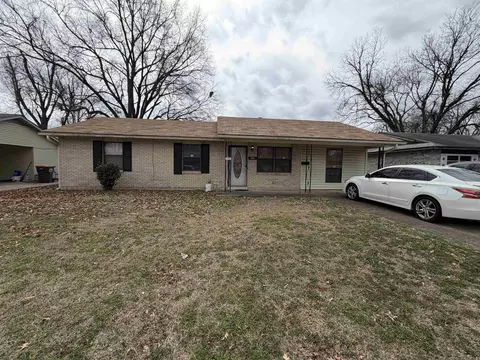 2810 Claremont, Pine Bluff, AR 71601 photo 2