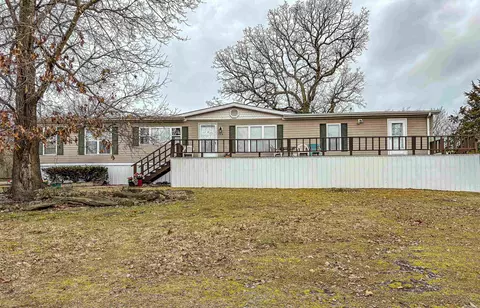 316 W 4th St, Yellville, AR 72687