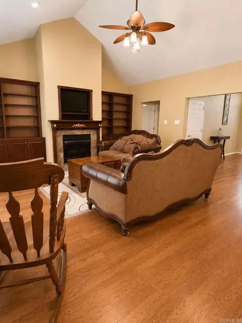 Living - 210 Sherry Ln, Pine Bluff, AR 71603 photo 1 of 2