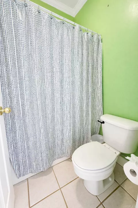 Bath - 110 Roosevelt Cir, Conway, AR 72034 photo 2 of 7