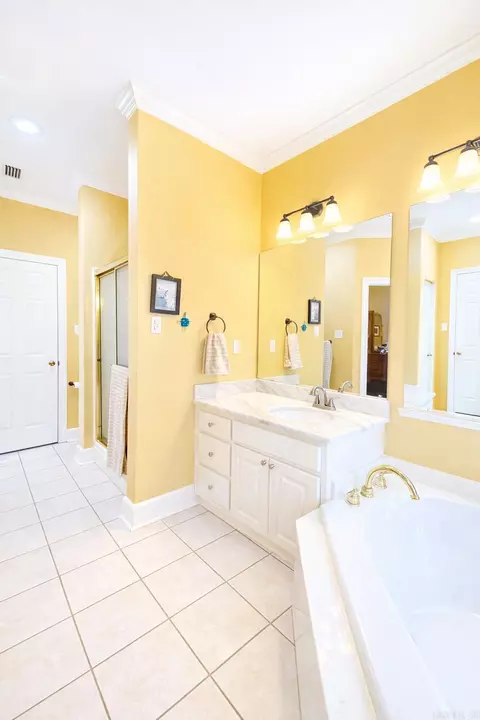 Bath - 110 Roosevelt Cir, Conway, AR 72034 photo 6 of 7