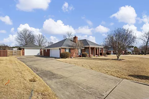 2310 W 7th St, Russellville, AR 72801