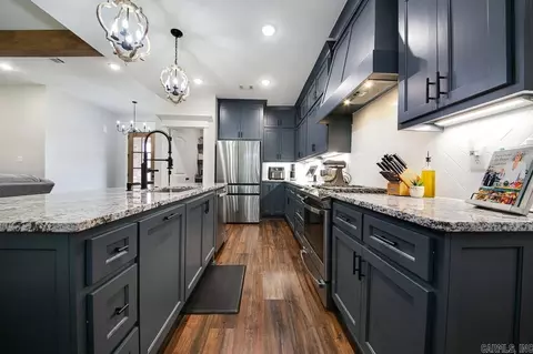 Kitchen - 13 Denali Cv, Cabot, AR 72023 photo 6 of 8