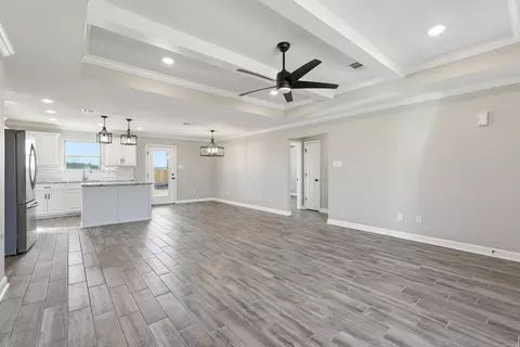 Living - 155 Lloyd Henderson Rd, Beebe, AR 72012 photo 2 of 6