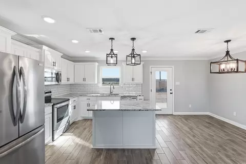 Kitchen - 155 Lloyd Henderson Rd, Beebe, AR 72012 photo 1 of 6