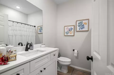 Bath - 391 Genesis, Benton, AR 72015 photo 2 of 2