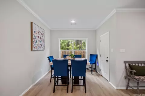 Dining - 391 Genesis, Benton, AR 72015 photo 3 of 3