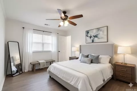 Bedroom - 1906 Whitlock Dr, Benton, AR 72015 photo 7 of 13