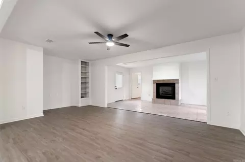 Living - 1906 Whitlock Dr, Benton, AR 72015 photo 2 of 9