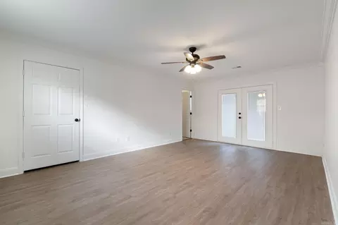 Living - 1906 Whitlock Dr, Benton, AR 72015 photo 8 of 9