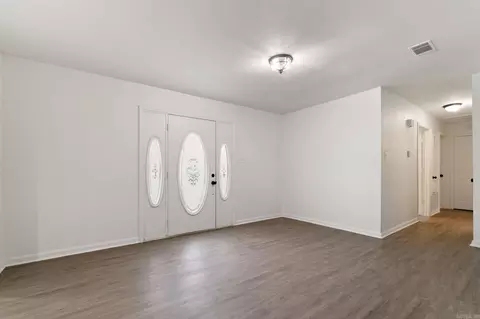 Entry Way - 1906 Whitlock Dr, Benton, AR 72015 photo 1 of 2