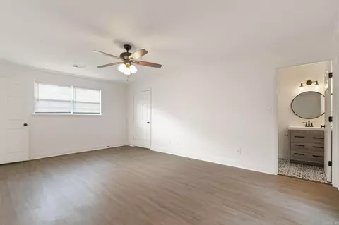 Bedroom - 1906 Whitlock Dr, Benton, AR 72015 photo 2 of 13