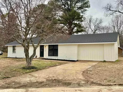 2102 Indian Trl, Forrest City, AR 72335