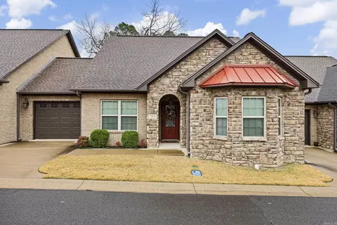 213 W Cobblestone Ct, Russellville, AR 72801