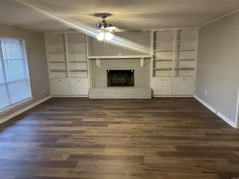 Living - 1500 E 42nd, Pine Bluff, AR 71603 photo 1 of 2