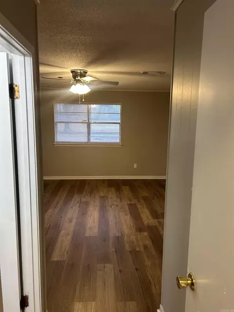 Entry Way - 1500 E 42nd, Pine Bluff, AR 71603 photo 2 of 3