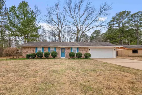 104 Quapaw Pl, Jacksonville, AR 72076