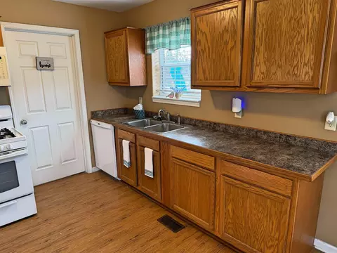 212 Collins St, Mountain View, AR 72560 photo 5