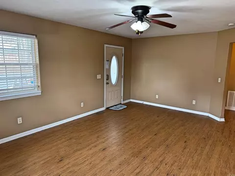 212 Collins St, Mountain View, AR 72560 photo 3