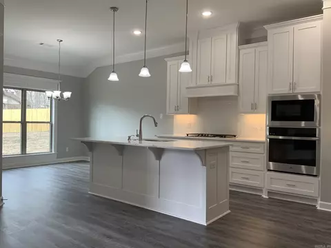 Kitchen - 124 Riverstone Cv, Sherwood, AR 72120 photo 1 of 2