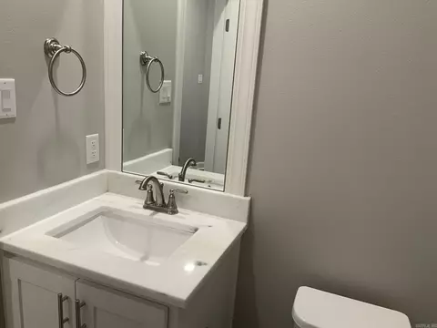 Bath - 124 Riverstone Cv, Sherwood, AR 72120 photo 1 of 4