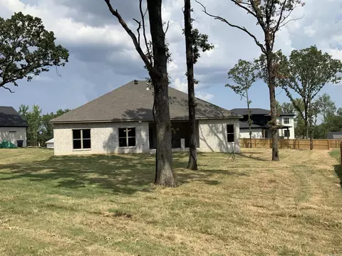 Exterior - 124 Riverstone Cv, Sherwood, AR 72120 photo 8 of 12