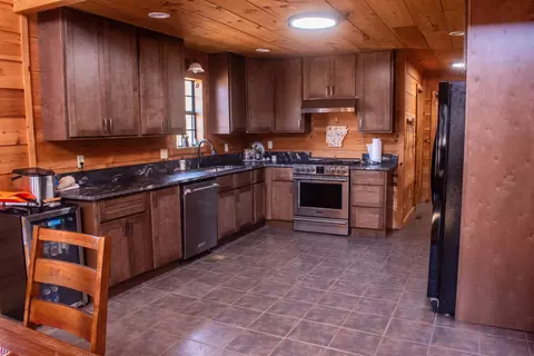 Kitchen - 100 Williamson Switch, Guion, AR 72540 photo 1 of 2