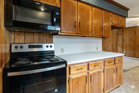 Kitchen - 2105 Monticello Ct, Pine Bluff, AR 71603 photo 2 of 3