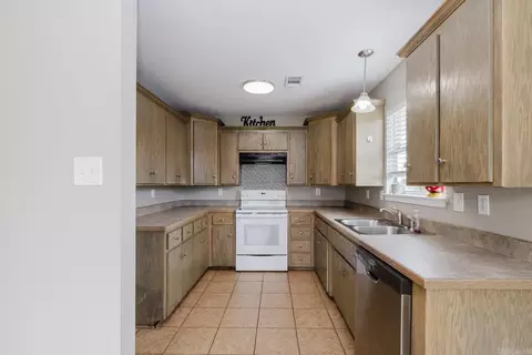 Kitchen - 518 S Main, Benton, AR 72015 photo 2 of 4