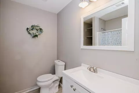 Bath - 518 S Main, Benton, AR 72015 photo 1 of 2