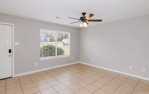 Living - 518 S Main, Benton, AR 72015 photo 2 of 4