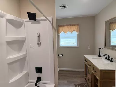 Bath - 816 E 7th St, Rector, AR 72461 photo 2 of 2