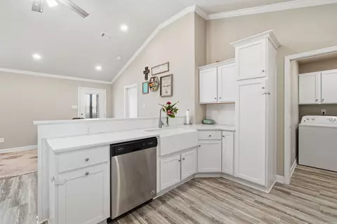 Kitchen - 35 Wilson Loop, Ward, AR 72176 photo 4 of 4