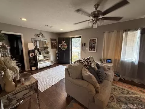 Entry Way - 558 Ingram St, Conway, AR 72032 photo 3 of 3