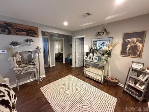 Entry Way - 558 Ingram St, Conway, AR 72032 photo 1 of 3