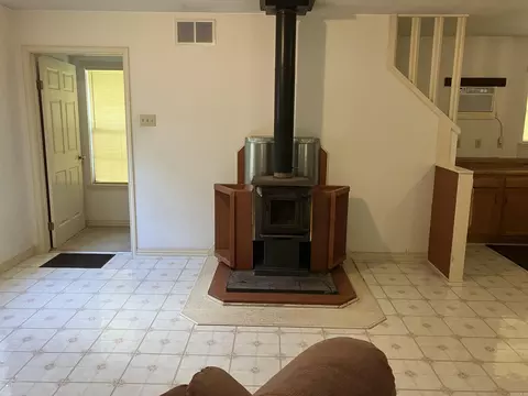 Living - 89 Riverfront Dr, Pencil Bluff, AR 71965 photo 2 of 4