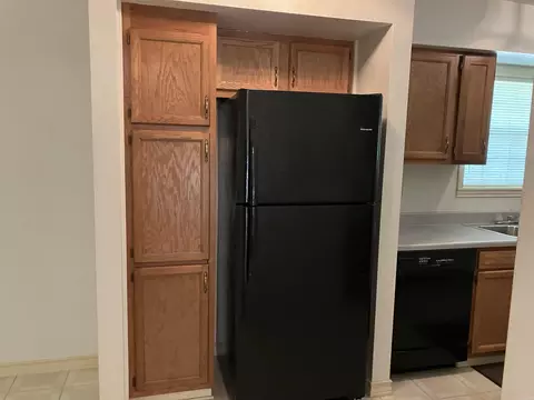 Kitchen - 89 Riverfront Dr, Pencil Bluff, AR 71965 photo 2 of 3