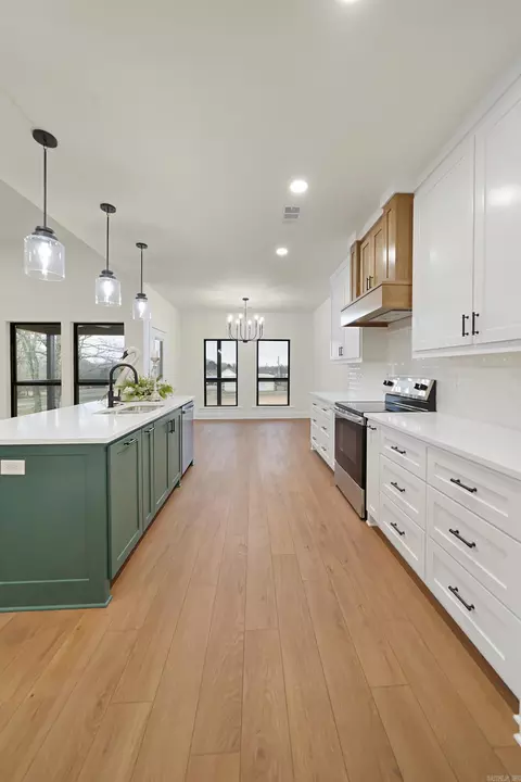 Kitchen - 115 Bob White Cv, Beebe, AR 72012 photo 3 of 5