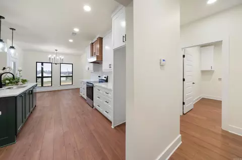 Entry Way - 115 Bob White Cv, Beebe, AR 72012 photo 2 of 5