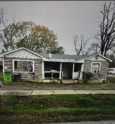 220 E Palm St, Lonoke, AR 72086