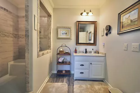 Bath - 587 Owley Rd, Mount Ida, AR 71957 photo 1 of 3