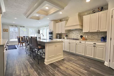 Kitchen - 587 Owley Rd, Mount Ida, AR 71957 photo 2 of 4
