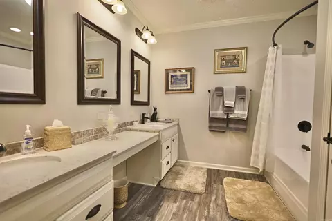 Bath - 587 Owley Rd, Mount Ida, AR 71957 photo 3 of 3