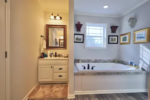 Bath - 587 Owley Rd, Mount Ida, AR 71957 photo 2 of 3