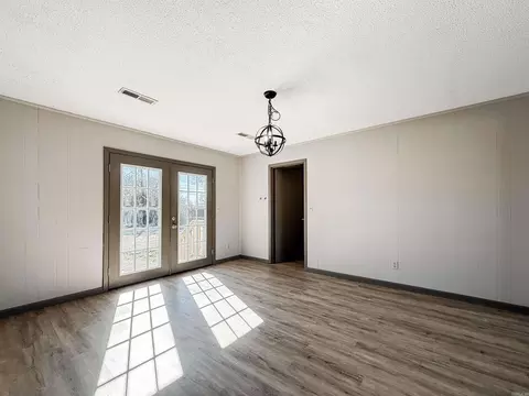 Living - 357 Barry St, Wynne, AR 72396 photo 3 of 5