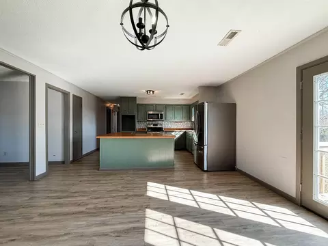 Living - 357 Barry St, Wynne, AR 72396 photo 4 of 5