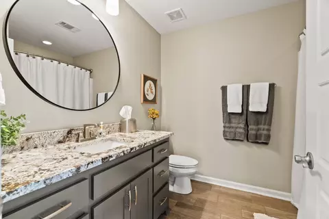 Bath - 1804 Maple Rdg, Benton, AR 72019 photo 5 of 5