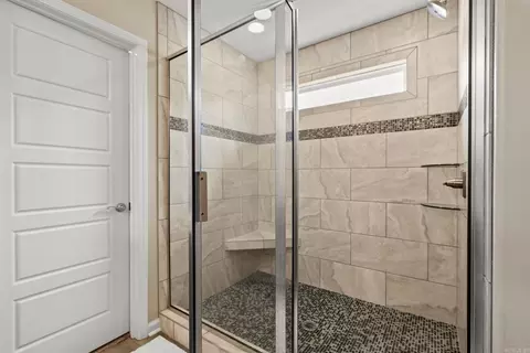 Bath - 1804 Maple Rdg, Benton, AR 72019 photo 4 of 5
