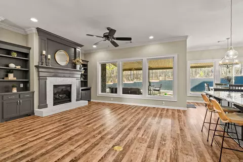 Living - 1804 Maple Rdg, Benton, AR 72019 photo 1 of 4